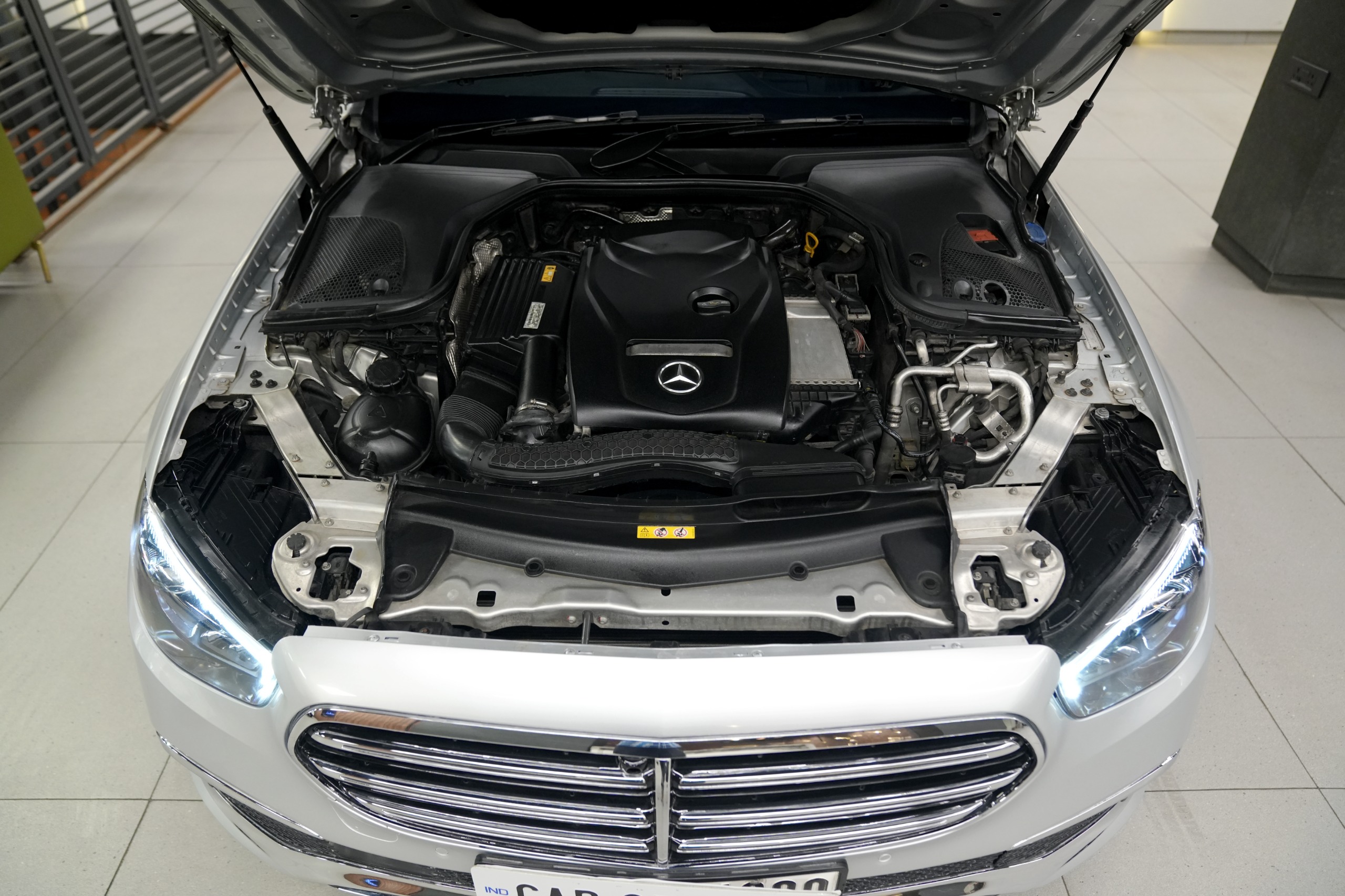 Mercedes-Benz E-Class  E200 Expression